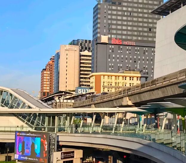 OneSiam Skywalk