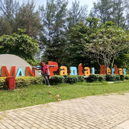 Pantai Berkas Park