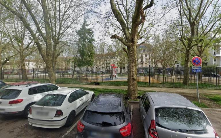 Parc de jeux - Place de la Croix de Bourgogne