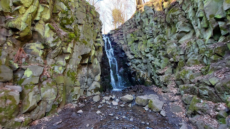 Pekelský waterfall