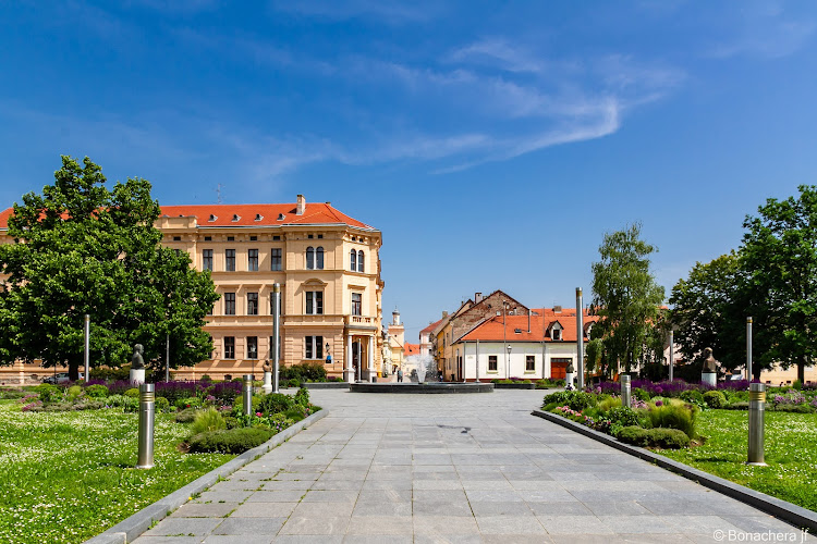 Perivoj hrvatskih velikana - Rondel učenika gimnazija u Osijeku