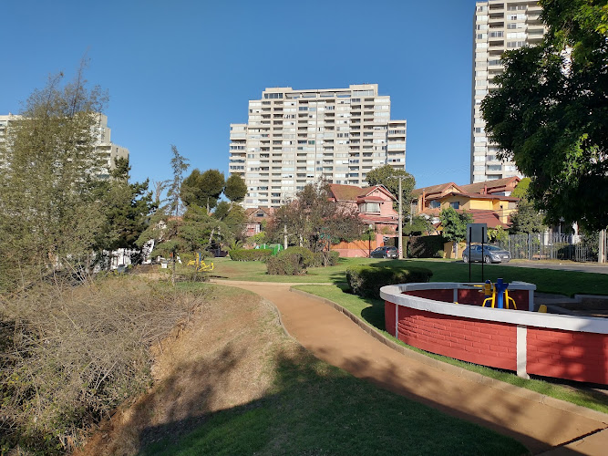 Plaza Anakena
