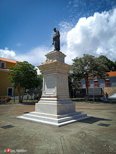 Plaza Bolivar y Catedral De Ciudad