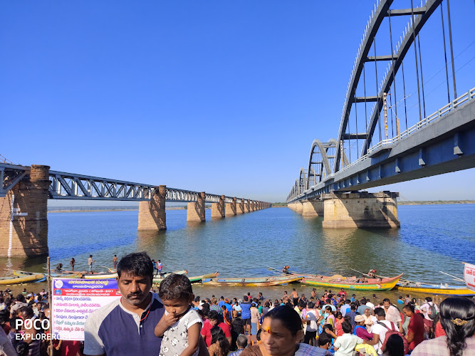 Pushkar Ghat Fountain