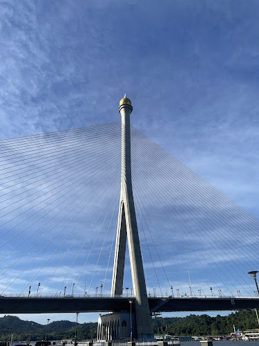 Raja Isteri Pengiran Anak Hajah Saleha Bridge