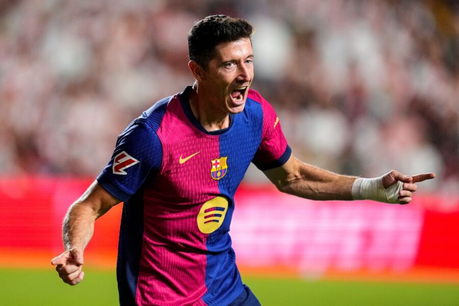 Robert Lewandowski's clinical finish