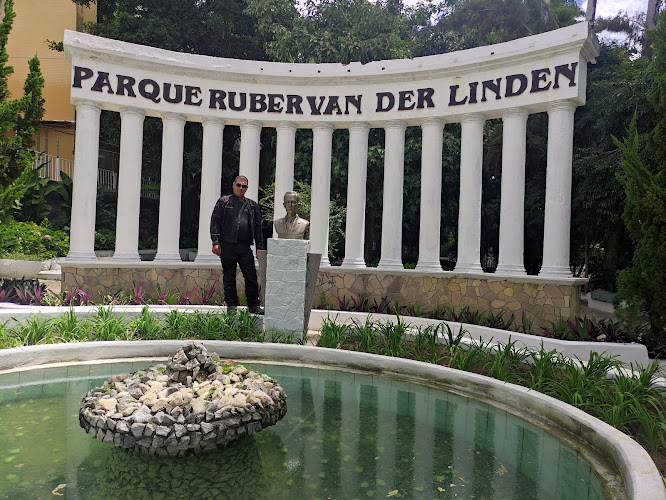 Ruber Van Der Linden Park