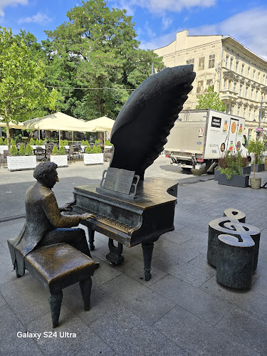 Rubinstein Piano