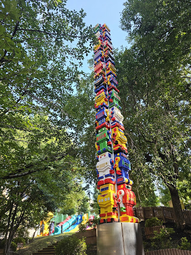 Sakurazaka Park