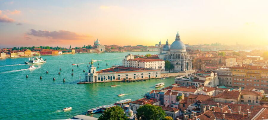 San Polo & Santa Croce coastal view during golden hour