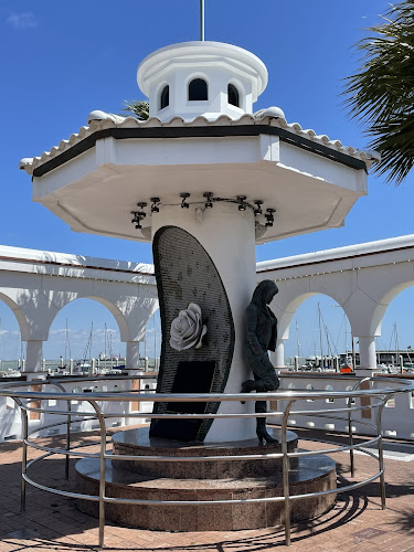 Selena Memorial Statue