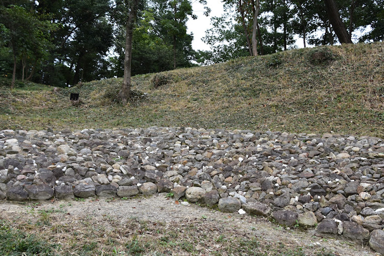 Shiratorizuka Kofun
