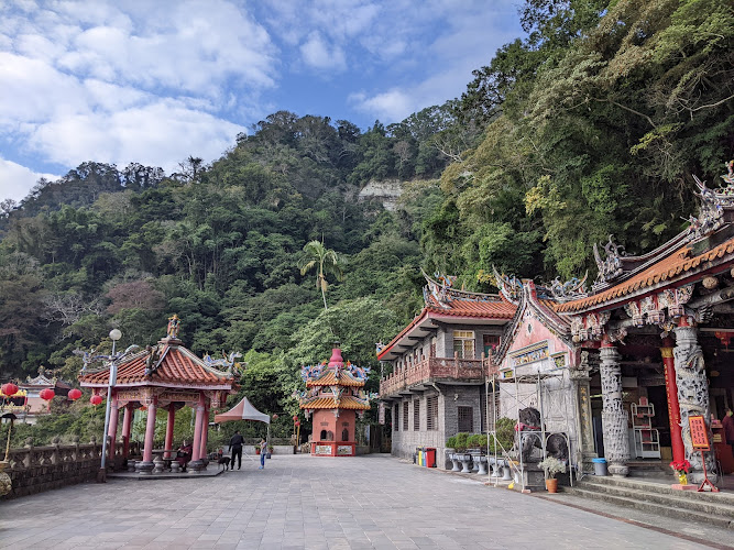 Shitoushan Quanhua Temple