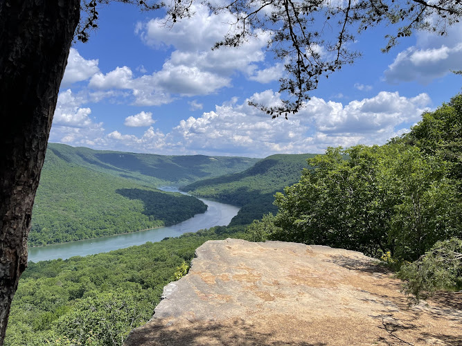 Snooper’s Rock