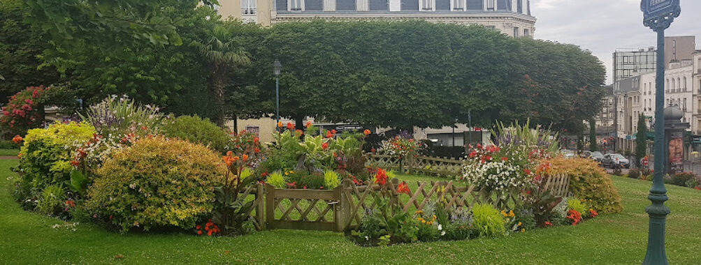 Square d'Estienne d'Orves Travel Forum Reviews