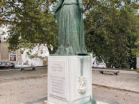 Statue of Queen Leonor Travel Forum Reviews