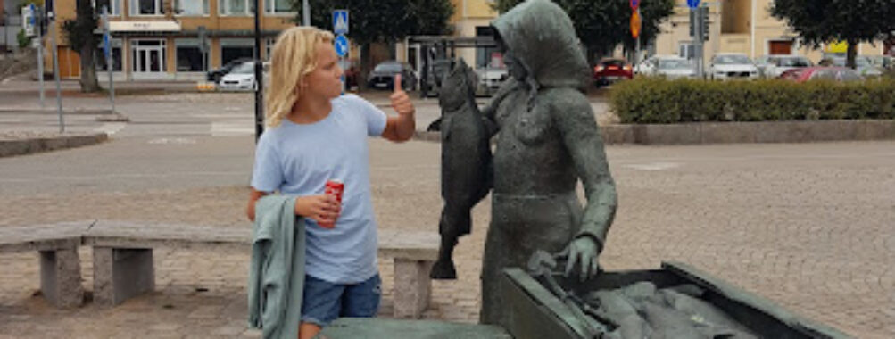 Statue of woman selling fish Travel Forum Reviews