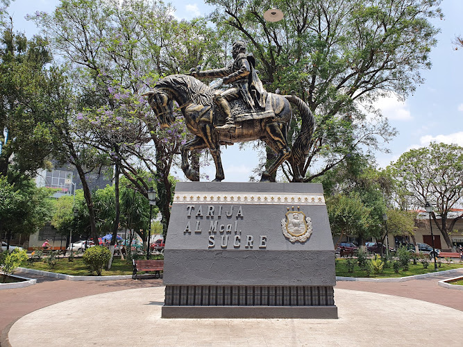 Sucre Plaza