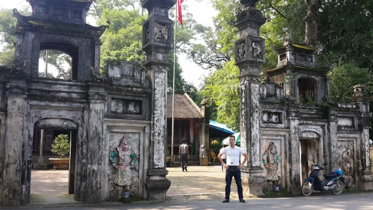 Suoi Mo Temple