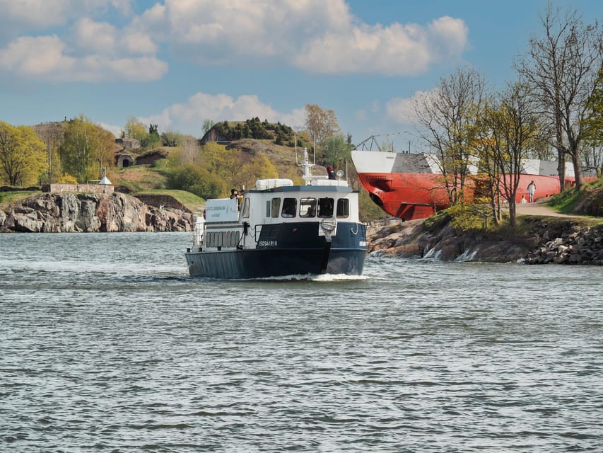 Ferry ride to Suomenlinna