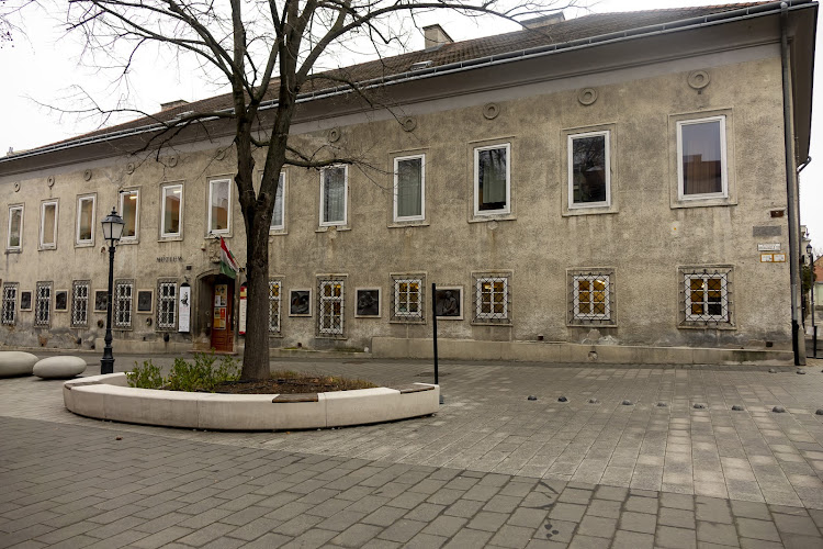 Szent István király Múzeum - Országzászló téri épület