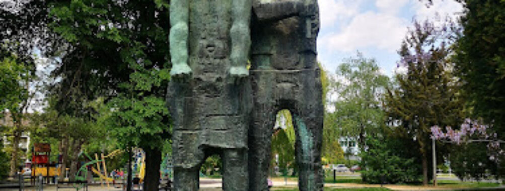 Tanácsköztársaság szobor Travel Forum Reviews