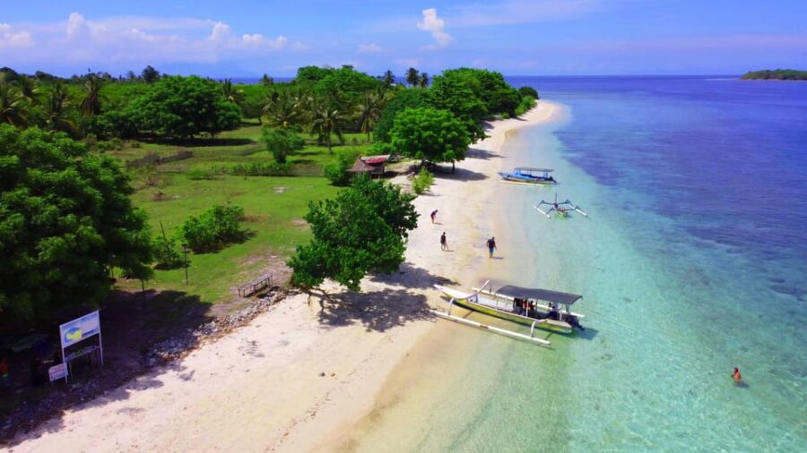 Crystal blue waters at Tanjung