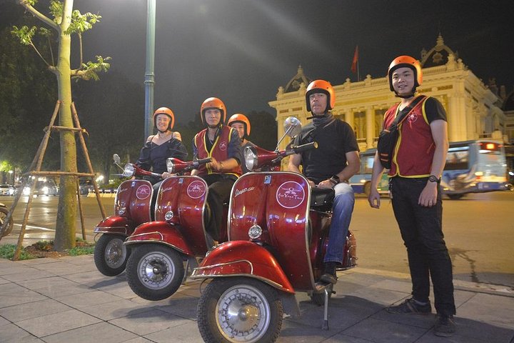 Tay Ho vespa tours