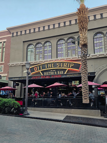The LINQ Promenade