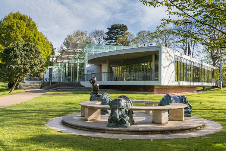 The Riverside Glasshouse