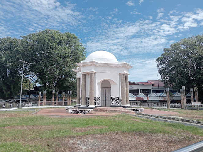 Thomas Parr Monument