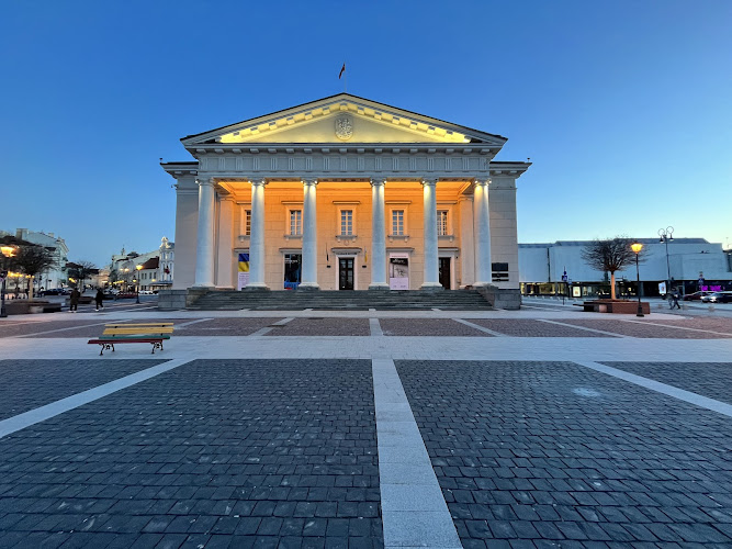 Town Hall Square