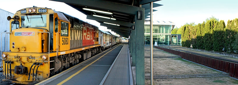 TranzAlpine: Scenic Train Christchurch - Greymouth