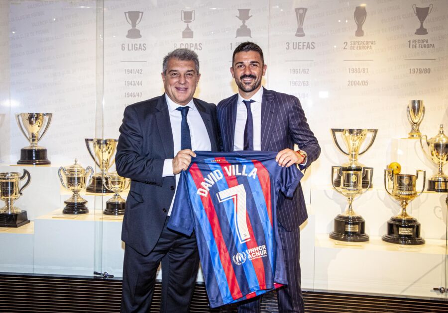 Tribute to David Villa prior to game with Valencia