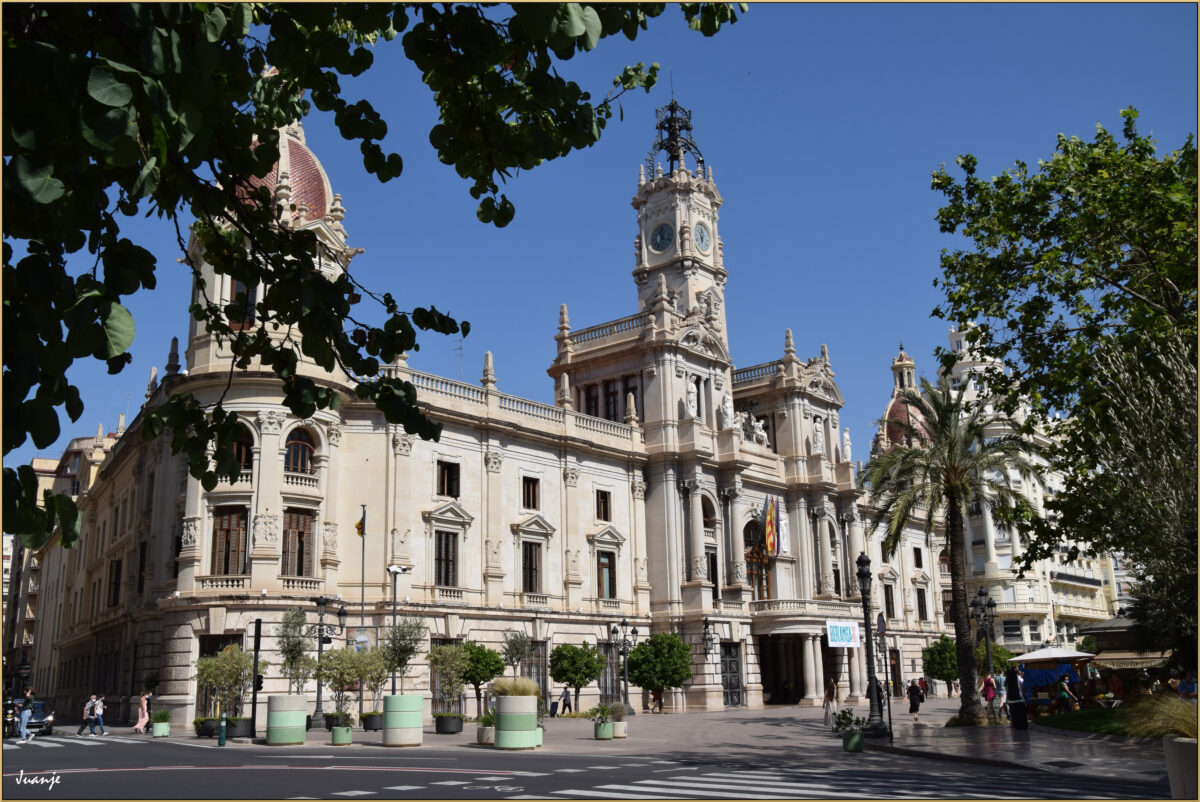Guided tour of the most instaworthy spots in Valencia with a local Review