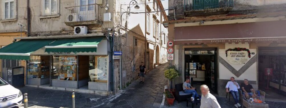 Via F. de Simone, 1 Travel Forum Reviews