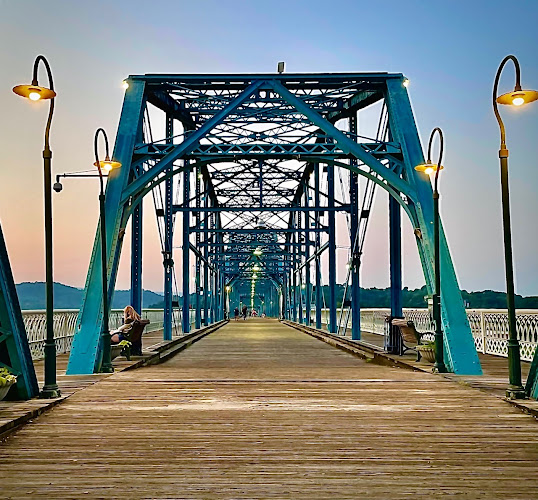 Walnut Street Bridge