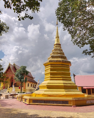 Wat Phra That Doi Chom Thong