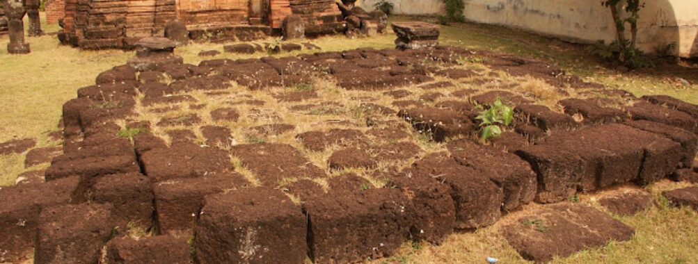Wat Phrathat Dum: Ancient Temple Ruins, Sakon Nakhon City Travel Forum Reviews