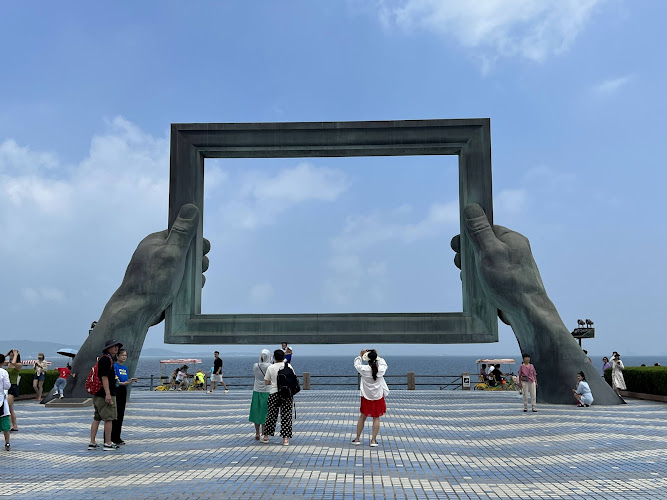Weihai Park （Northeast Gate）