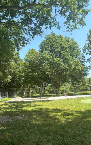 Yvris Woods