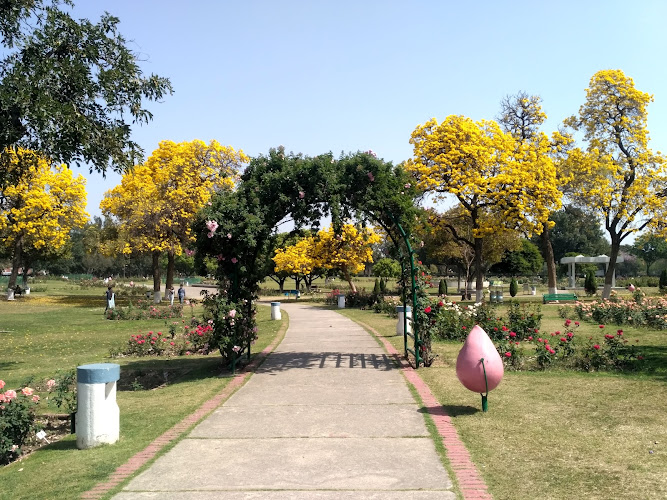 Zakir Hussain Rose Garden