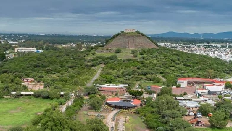 Zona Arqueológica y Museo de Sitio El Cerrito