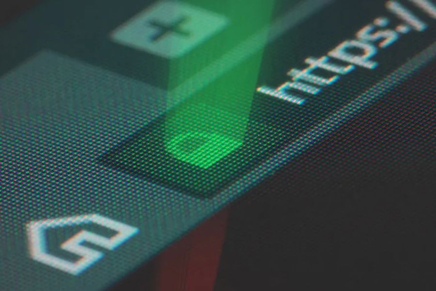 Secure web browsing interface with green loading icon, HTTPS, and user-friendly design features.
