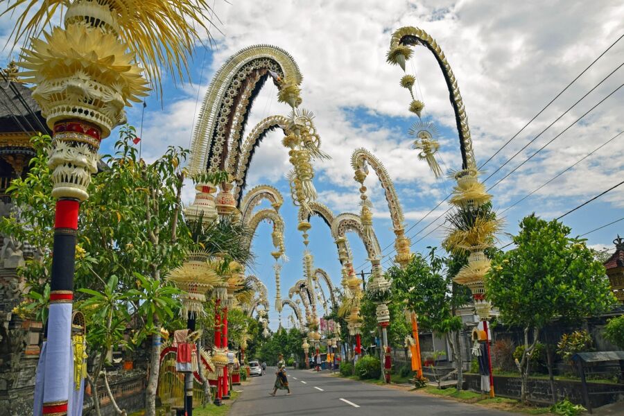 bali street penjor