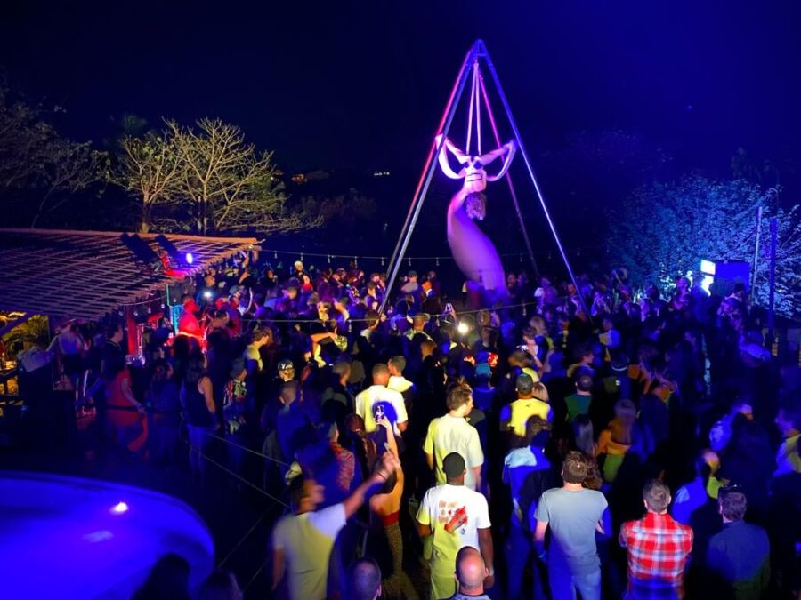 Crowd partying at CRAZY Monkey BAR Tamarindo 