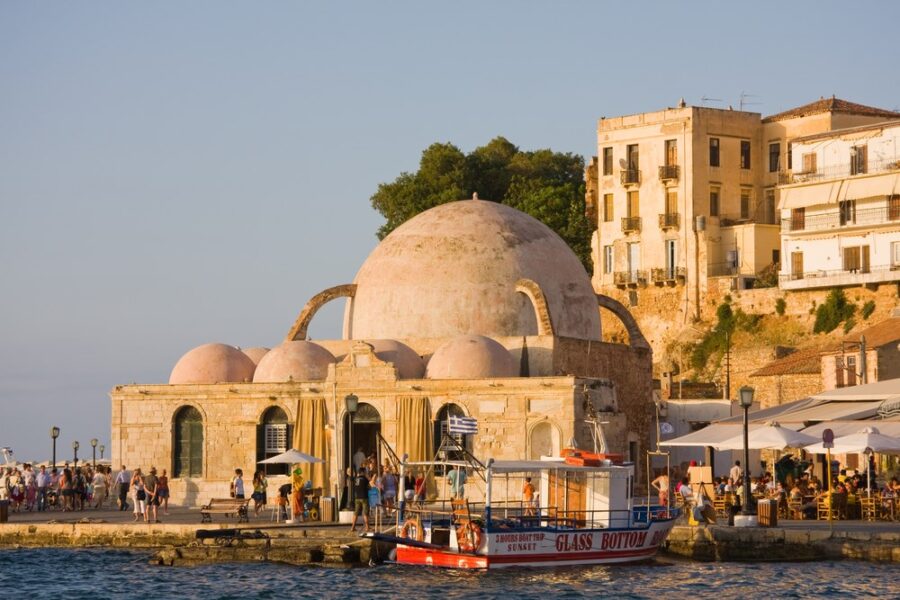 Visit the Yali Tzamii Mosque
