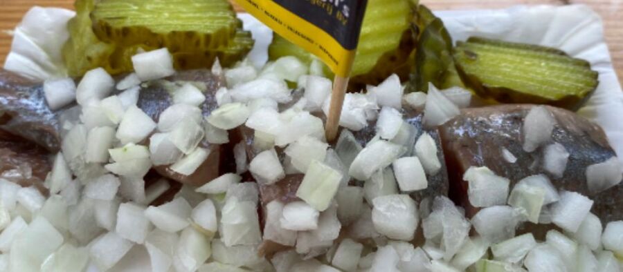 Herring with onions and pickles