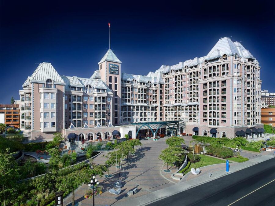 The Fairmont Hotel in Vancouver, a historic luxury hotel with elegant architecture and scenic surroundings.