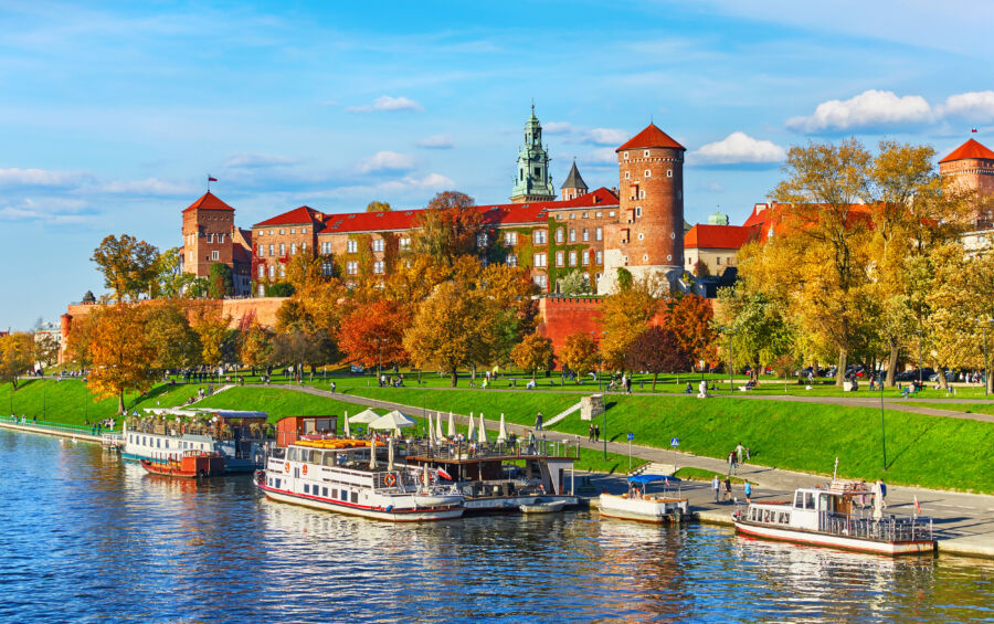 The picturesque Wawel Castle, a renowned landmark in Krakow, Poland, featuring impressive architecture and scenic views
